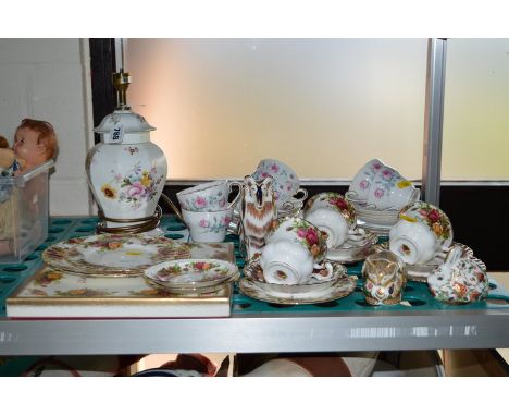 A GROUP OF CERAMICS, to include Royal Crown Derby 'Derby Posies' table lamp, three paperweights (seconds) 'Rough Collie', 'Co