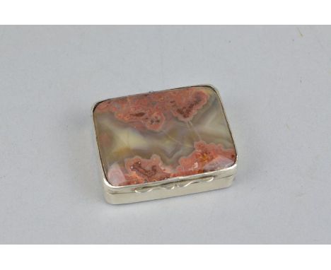 A SAMPSON MORDEN SILVER AND DENDRITIC AGATE TOP AND BOTTOM SNUFF BOX, approximately 33mm x 43mm, approximate gross weight 46.