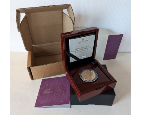 A cased Royal Mint 2022 Queen Elizabeth II Memorial Gold Five-Sovereign Piece, with COA and all original packaging