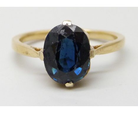 An 18ct gold sapphire set ring, stone a/f, 2.5g, K