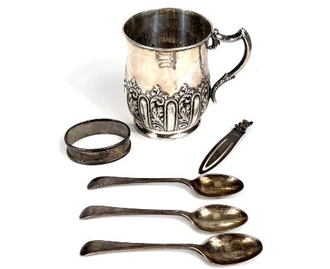 A hallmarked silver christening mug, Sheffield 1897; 3 hallmarked silver teaspoons and a napkin ring, 5oz 