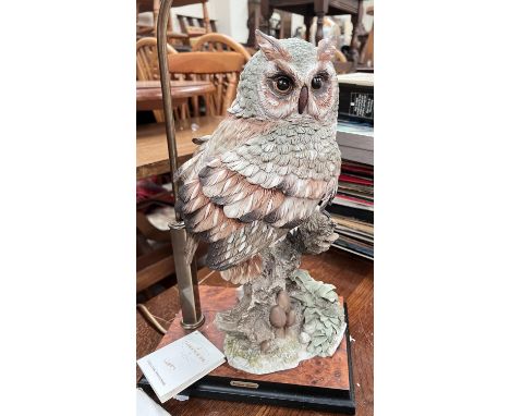 A limited edition Florence Giuseppe Armani lamp with large composition owl, height 39cm with cert and box&nbsp; 