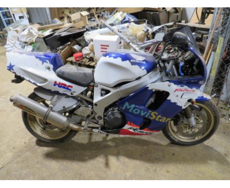 Second year of production CBR900RR Fireblade being offered without Reserve. Launched in 1992 and the first Honda model to car
