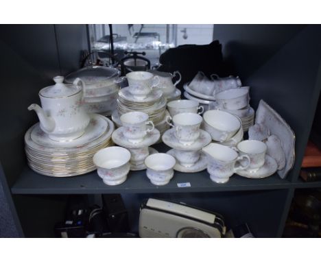 A large Elizabethan fine bone China Inglewood pattern dinner service, to include tureens, ashet's, plates, saucers ect