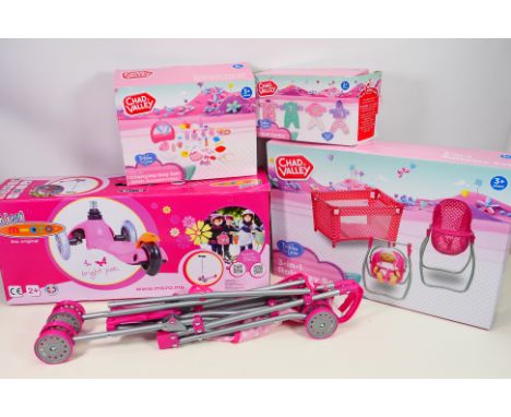Chad Valley - Others - A group of modern childrens toys and children's accessories, which include a Chad Valley Changing Bag 