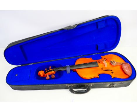Stentor student violin - A cased violin measuring: approx 59 cm long overall. Assumed Stentor from the name on the bridge. No
