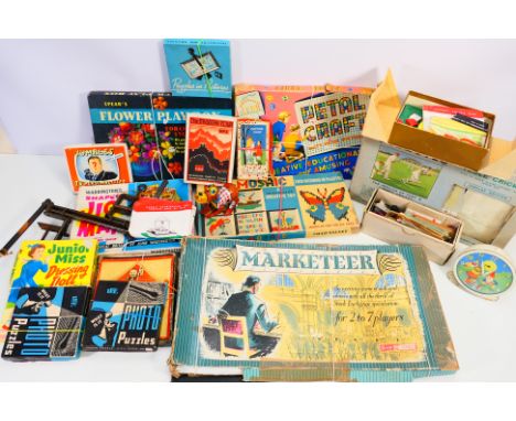 Vintage games & toys - A large collection of vintage games to include: 3 x Universal publications photo/picture puzzle games,