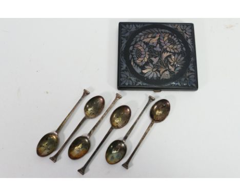 Six silver coffee spoons, Birmingham assay 1922, approximately 51.5 grams and a cigarette case. [W]

Condition Report: Cigare
