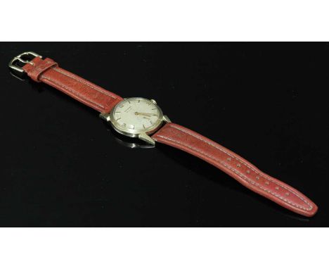 A gentlemen's gold Wittnauer 'Revue' mechanical strap watch, c.1955-1965,33mm diameter case, with a pale cream waffle texture