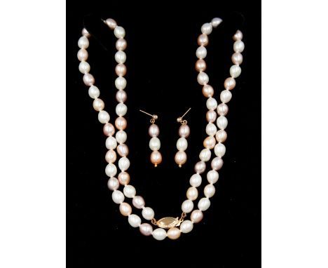 A freshwater cultured pearl necklace and matching drop earrings 
