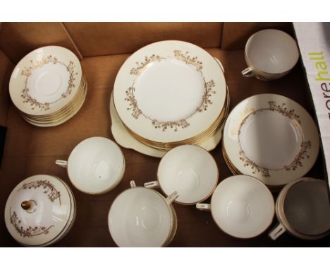 A Minton gold Pandora H5230 part tea service 