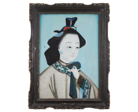 REVERSE GLASS PAINTING OF A FEMALE PORTRAIT QING DYNASTY, 18TH-19TH CENTURY delicately painted in sky-blue background with a 