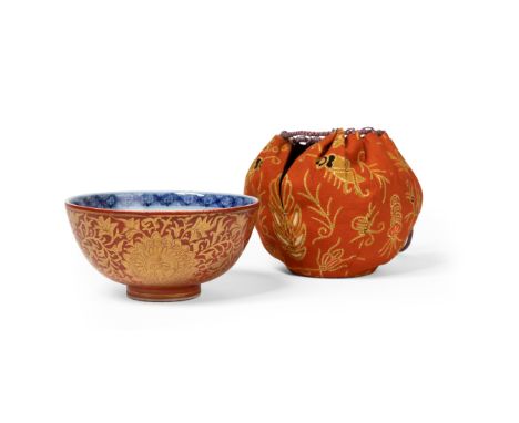 AKAJI KINRANDE BOWL CHINESE OR JAPANESE, 17TH CENTURY OR LATER  the hemispherical bowl supported on a short straight food, th