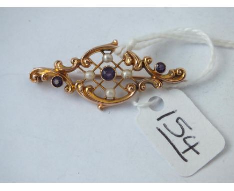 A amethyst &amp; pearl ornate bar brooch in 9ct - 1.6gms