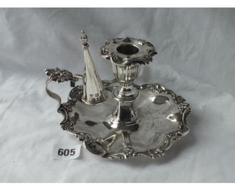 William IV chamber stick - detachable nozzle and extinguisher - 360gms