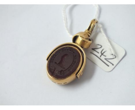 A agate intaglio spinning fob in 18ct gold 