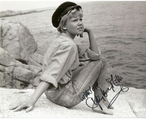 Hayley Mills signed 10x8 black and white photo. Hayley Catherine Rose Vivien Mills born 18 April 1946 is an English actress. 