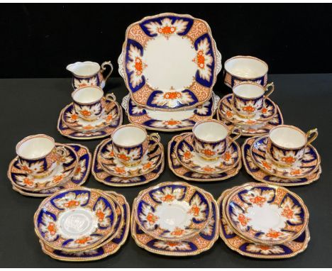A Royal Albert Royalty pattern tea set, for six, with six spare saucers and side plates 