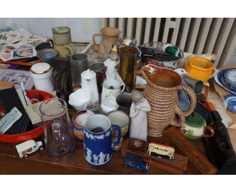 Collection of miscellaneous items to include shelley, Nao &amp; others 