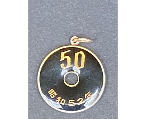 9ct gold &amp; enamel oriental coin 