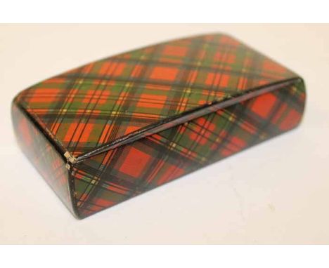 19TH CENTURY TARTANWARE SNUFF BOX
covered in single tartan pattern, text on lid next to hinge 'Prince Charlie', hidden hinge,