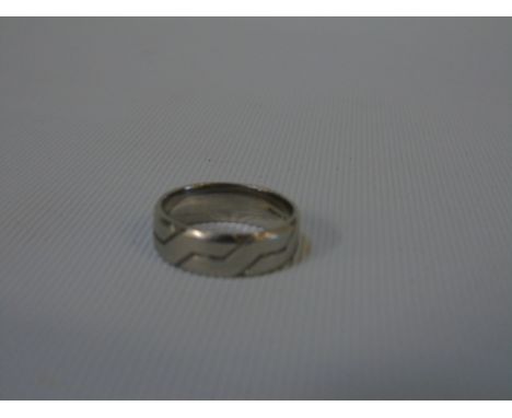 Gents white metal modern design ring