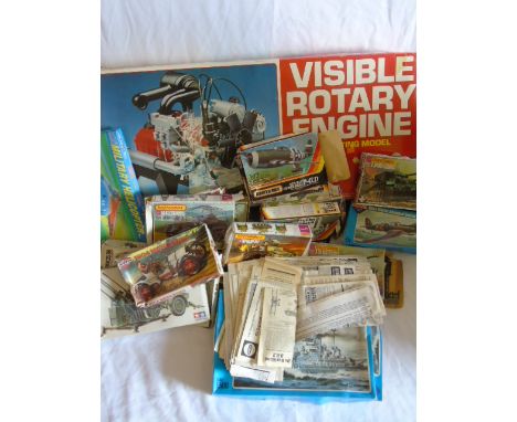 Qty of model kits including an engine