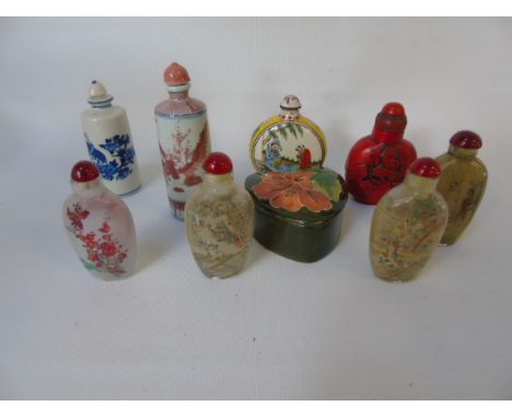 4 Glass opium flasks. 2 porcelain 1 enamelled + 1 and a Moorcroft heat shape trinket pot