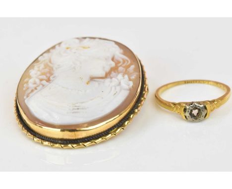 A 9ct yellow gold cameo pendant/brooch, also an 18ct yellow gold ring mount (approx 1.5g).