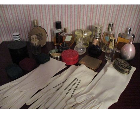 Mixed fragrances to include Versace, Yellow Diamond Intense, Je Reviens Worth eau de toilette, Florabotanica by Balenciaga, a