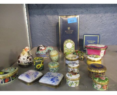 Enamelled pill and trinket boxes to include Halcyon Days, Maureen Warren and Crummels 