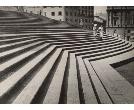 Dr. Paul Wolff (Mülhausen 1887 – 1951 Frankfurt/Main). Rom, Treppe vor St. Maria Maggiore. 1934Vintage. Silbergelatineabzug. 