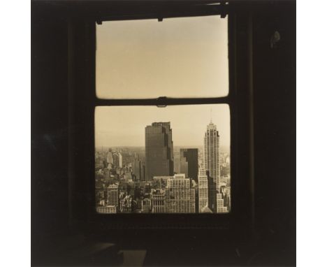 Walker Evans (St. Louis, Missouri 1903 – 1975 New Haven, Connecticut). Manhattan Through a Window. 1928/30Vintage. Silbergela