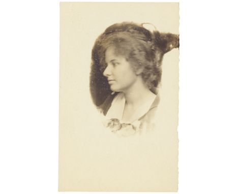 Alfred Stieglitz (Hoboken, New Jersey 1864 – 1946 New York). Elizabeth. Um 1895Vintage. Platin-Abzug, mit Glycerin bearbeitet