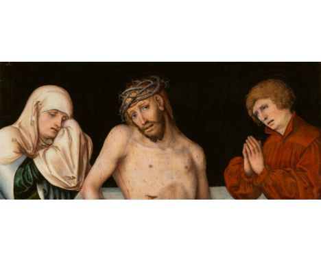 Lucas Cranach d. J., Christus als Schmerzensmann mit der Madonna und dem Hl. JohannesÖl auf Holz. 31,5 x 73 cm.Bezeichnet obe