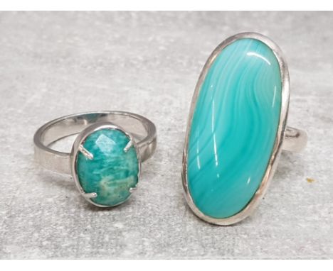 925 silver and Amazonite mineral stone ring size T together with 925 silver dyed agate large stone ring size R, combined gros