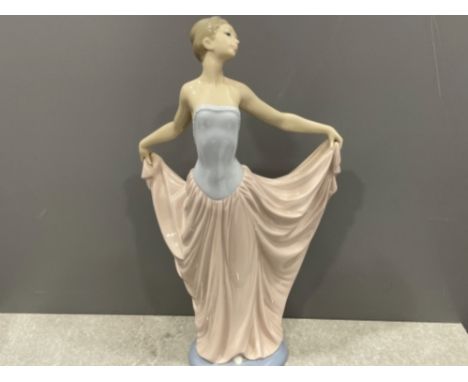 Lladro 5050 Dancer in good condition