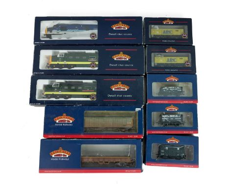 Bachmann Class 37/4&nbsp; Diesel 37429 'Eisteddfod Genedlaethol' Regional Railways; 32-525A Class 55 Deltic 55 002'The Kings 