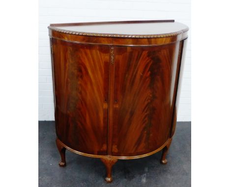 A mahogany bow front cabinet, 116 x 114cm