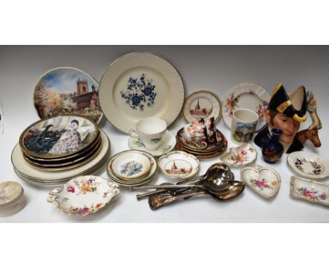 Ceramics - a Royal Crown Derby Posies pattern shaped circular pedestal dish; others, similar, trinket dishes, various shapes;