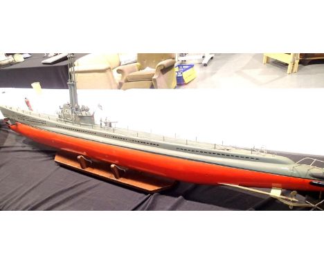 Large Scale 1:50 model of Gato U boat from Engel of Germany. L: 195 cm, requires all radio control etc, complete with plans/i