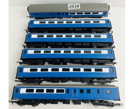 6x Hornby Blue/White Pullman Car Coaches - With Interior Lights &amp; Tail Light (Untested), 3x Coupling Hooks Missing - Othe