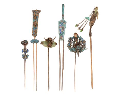 Four Chinese gilt metal and silver kingfisher feather hatpins, Qing Dynasty Four Chinese gilt metal and silver kingfisher fea