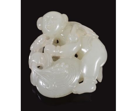 A Chinese white jade carving of a boy and a goose, 3.9cm high -1白玉童子鹅雕件 A Chinese white jade carving of a boy and a goose, 3.