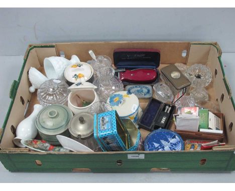 Record Counter, razor, 1930s jam pot, salts, tidy box, ceramics etc:- One Box.