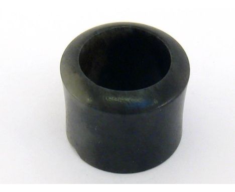 A Chinese grey jade plain carved archer ring, 19th/20th century, 2.8cm high and 3.2cm of diam. 