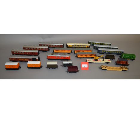 HO/OO Gauge. A mixed group of unboxed model railway items including a Kleinbahn (Austria) electric locomotive and carriages a