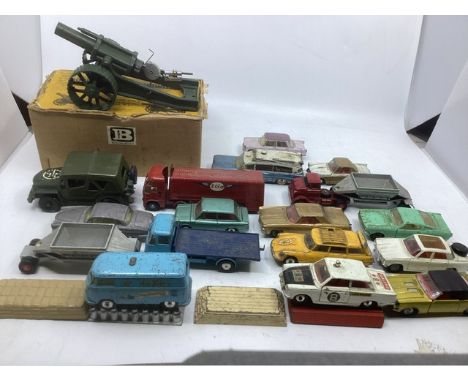 Vintage Playworn childhood die-cast toys &nbsp;and a mobile 18&rdquo; boxed Heavy Howitzer Britains mounted gun for field ser