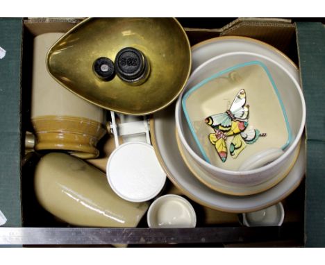 A quantity of vintage kitchenalia to include a pair of scales, mixing bowls etc.