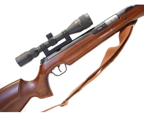 Walther LGU .177 air rifle  Walther LGU .177 air rifle, 15 inch barrel, the stock with chequered pistol grip, fitted with a O